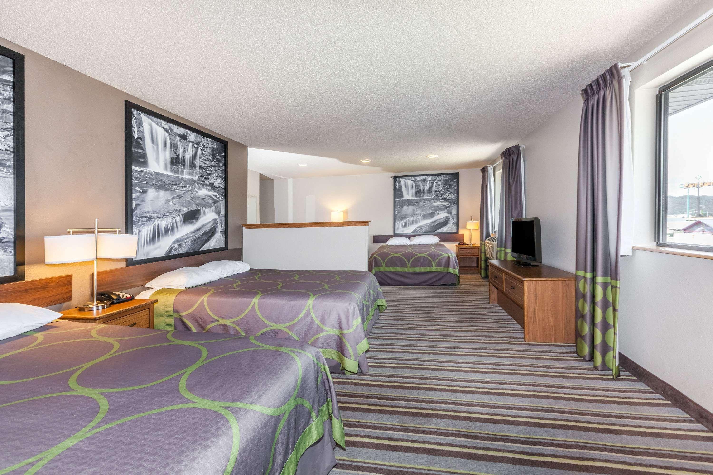 Super 8 By Wyndham Dunbar/Charleston Area Hotell Exteriör bild